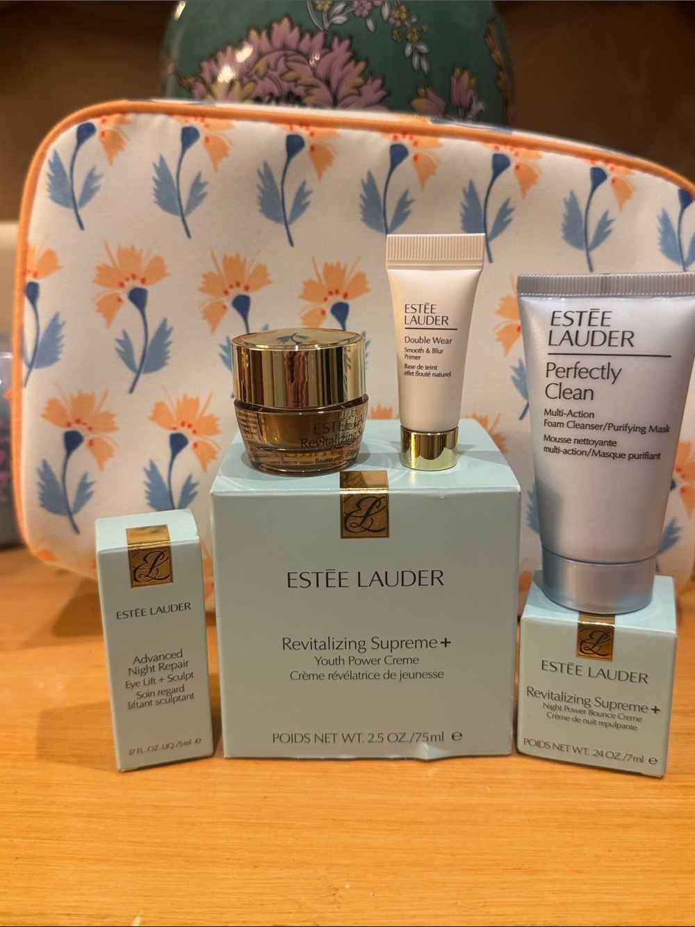 Estee Lauder 7 Pc Skincare Set & Makeup Bag